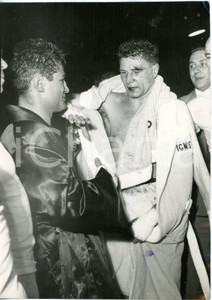 1958 GENOVA BOXE - Giancarlo GARBELLI dopo l'incontro con Bruno VISENTIN *Foto