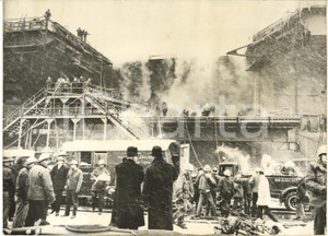 1960 NEW YORK Incendio nave portaerei CONSTELLATION - Pompieri *Foto 18x13 cm