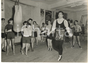 1955 ROMA BOXE Allenamento del pugile Franco FESTUCCI alla palestra Indomita