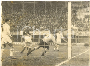 1959 FIRENZE CALCIO FIORENTINA-PADOVA Giuliano SARTI devia tiro di Humberto ROSA