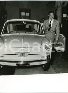 1957 MILANO Museo della Scienza - Gianni AGNELLI su AUTOBIANCHI BIANCHINA *Foto