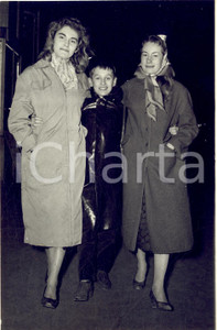 1955 ca ARGENTEUIL Timothy GOSS collégien de 11 ans avec son amie de 20 ans