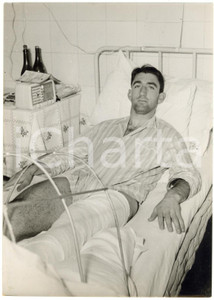 1956 GENOVA Ospedale - CALCIO Eddie FIRMANI ricoverato per dolore al ginocchio