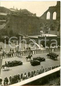 1959 ROMA Fori Imperiali - Sfilata corteo re Paolo e regina Federica di Grecia
