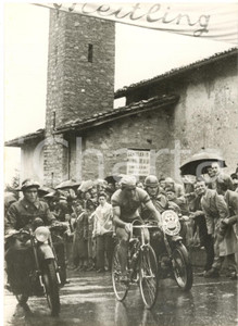 1953 CICLISMO GIRO DI LOMBARDIA Bruno MONTI primo sul Ghisallo - Foto 13x18 cm