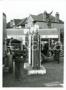 1953 RAINHAM - ESSO fuel station - Troops taking over petrol deliveries *Photo