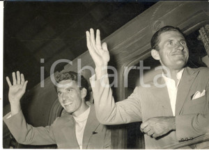 1954 MILANO Partenza Pasquale FORNARA Agostino COLETTO per mondiali di Solingen
