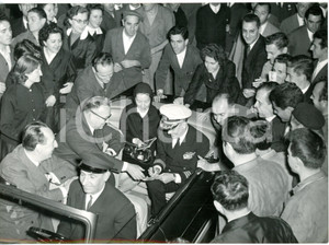 1958 TORINO STABILIMENTI FIAT Comandante NAUTILUS William ANDERSON tra la folla