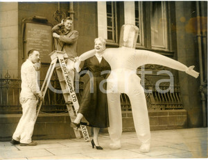 1955 MANCHESTER Plastic Exibition - Jacqueline JAMES with a plastic "space man"