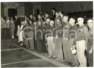 1957 ROMA CAMPIDOGLIO Garibaldini ricevuti per la consegna della terra di Roma