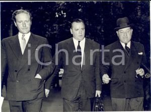 1957 LONDON Arrival of Patrick MARRINAN the barrister *Photo 20x15 cm