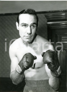 1957 SHOREDITCH - BOXE lightweight - Portrait of Armand SAVOIE - Photo 15x20
