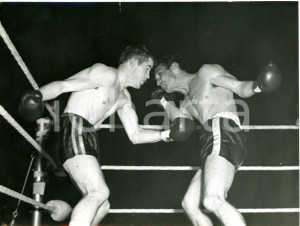 1959 LONDON - BOXE European bantamweight title - Freddie GILROY vs Piero ROLLO
