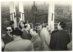 1958 MILANO - La commissione della MEC visita la Torre Velasca *Foto 18x13 cm