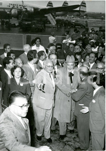 1965 ROMA - Folla accoglie Luigi ANTONINI al suo arrivo su un volo TWA *Foto