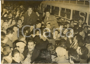1960 GARDANNE Equipe de football accueillie en triomphe par les concitoyens
