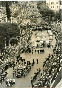 1958 ROMA Funerali papa Pio XII - Folla al corteo funebre verso San Pietro *Foto