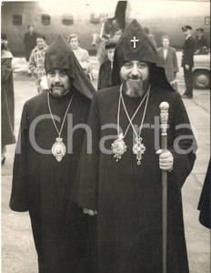 1956 LONDON Armenian Church - Arrival of VAZGEN I and Bishop Serope MANOOGIAN