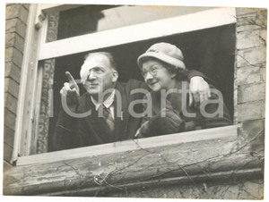1959 WOLVERHAMPTON (UK) - Sidney BRADFORD with his wife after corneal transplant
