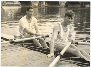 1954 HENLEY-ON-THAMES - London Rowing Club - Portrait of Tony FOX John MARSDEN