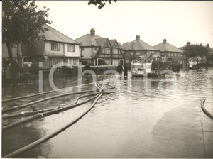 1957 CATFORD Waterbank Road - Fire pumps after flooding of Ravensbourne River