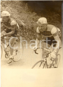 1956 CYCLISME TOUR DE FRANCE Passage André DARRIGADE et Pierre BARBOTIN - Photo