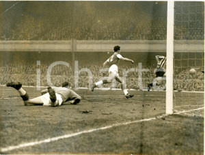 1959 LONDON Highbury - FOOTBALL FA Cup Arsenal-Sheffield - Jack KELSEY down