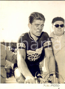 1955 s. l.  CICLISMO GIRO D'ITALIA Guido BONI a fine tappa - Foto 18x24 cm