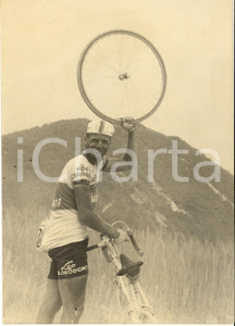 1955 ca CICLISMO GIRO D'ITALIA 15^ tappa - Foratura di Rino BENEDETTI Foto 13x18