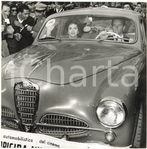 1955 SANREMO - RALLY DEL CINEMA - Arrivo di Gina LOLLOBRIGIDA e Milko SKOFIC