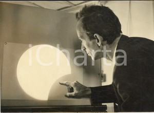 1959 Observatoire de MEUDON - Astronome observe l'eclipse du soleil - Photo