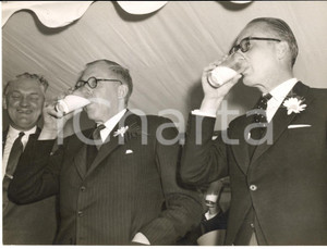 1959 LONDON June Dairy Festival - Derick HEATCOAT-AMORY and Duke of BEDFORD