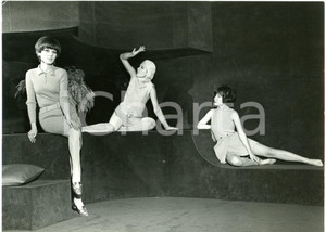 1967 MILANO MODA Presentazione abiti mini in fibra "Dralon" BAYER - Foto 18x13