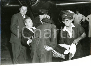 1957 LONDON Airport - FOOTBALL Arrival of Frank BLUNSTONE Chelsea injured player