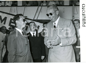 1954 NAPOLI - CROCIERA DEI RE - Paolo di Grecia con un addetto al consolato