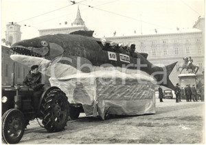 1956 CARNEVALE - TORINO Piazza Castello - Carro allegorico Villafranca Piemonte