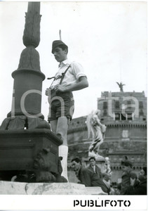 1955 ROMA Ponte Sant'Angelo - Heine BURATTI di Bolzano pronto a tuffo nel Tevere
