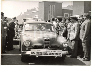1955 ROMA - RALLY DEL CINEMA Partenza di Gina LOLLOBRIGIDA e Milko SKOFIC ^Foto
