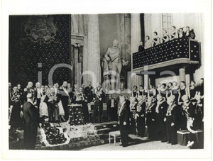 1961 STOCKHOLM Opening of the Parliament - King Gustav Adolf reading his speech