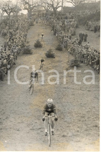 1954 CRENNA Mondiali CICLOCROSS - Passaggio dei concorrenti in discesa *Foto