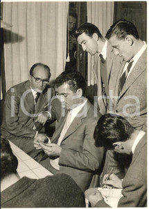 1956 BERGAMO CALCIO Ritiro Nazionale - Giovanni GIACOMAZZI gioca a carte - Foto