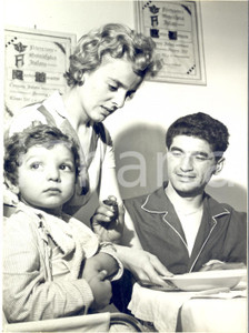 1960 MOTOCICLISMO BOLOGNA Tarquinio PROVINI a pranzo in famiglia *Foto 13x18