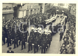 1960 FATTI DI GENOVA - Funerali delle vittime - Polizia amministrativa in corteo