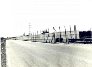 1977 DISASTRO DI SEVESO Superstrada Milano-Meda recintata per inquinamento *Foto