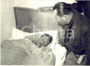 1957 CICLISMO GIRO D'ITALIA Charly GAUL a letto dopo una tappa *Foto 18x13 cm