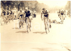 1961 CYCLISME TOUR DE FRANCE André DARRIGADE enlève l'étape ROUEN-VERSAILLES