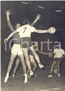 1960 PARIS HANDBALL Match COPENHAGUE-PARIS 12-8 - Une phase *Photo 13x18 cm