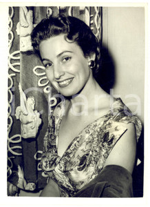 1954 LONDON Arrival of Italian announcer Fulvia COLOMBO - Photo 15x20 cm