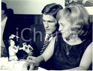 1965 BOXE MILANO Nino BENVENUTI festeggia il titolo mondiale *Foto DANNEGGIATA