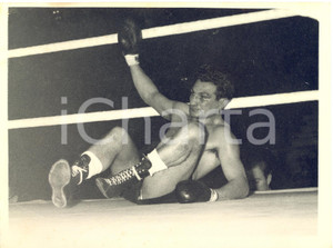 1953 LONDON Harringay Arena - BOXE - Widmer MILANDRI goes down during his fight